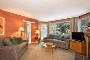 Woodrun Lodge 416 | Family Ski-In Ski-Out Condo, Hot Tub, Heated Pool, Parking & Laundry